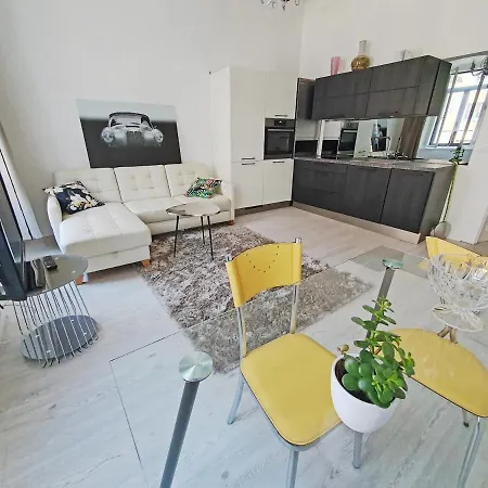 Casa Bianca - 2 Bedroom Design Apartment Trieste