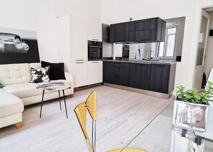 Casa Bianca - 2 Bedroom Design Trieste