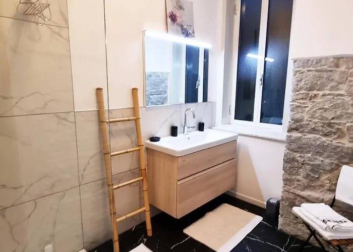 Casa Bianca - 2 Bedroom Design Trieste