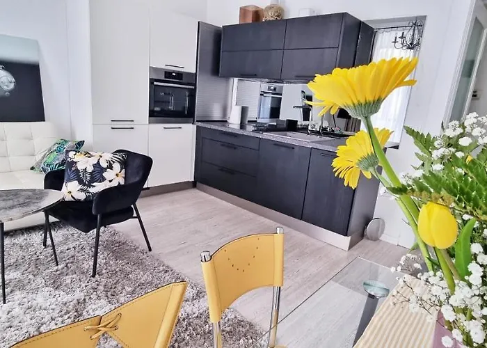 Casa Bianca - 2 Bedroom Design Trieste